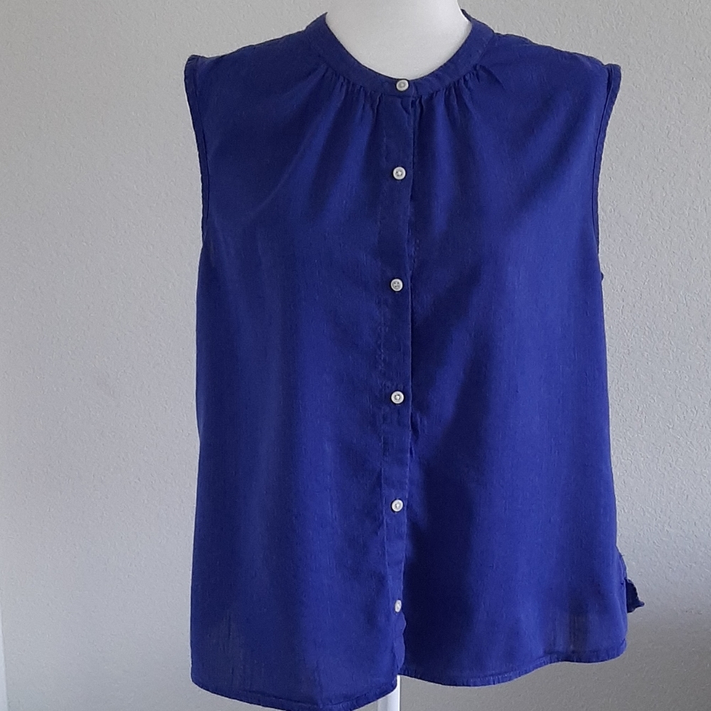 Button down sleeveless top